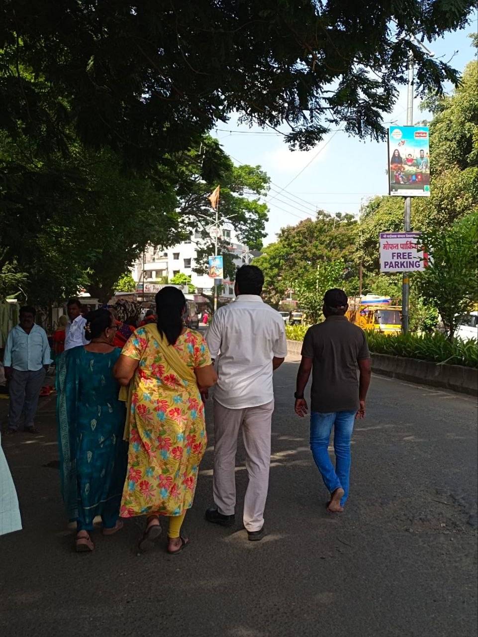 15) Bansali complex to nager manmad road shirdi 6 Pole